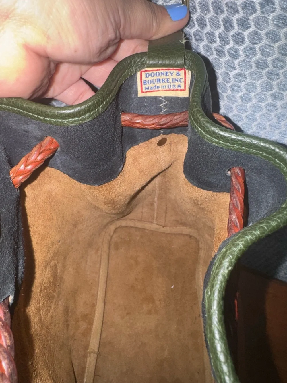 Vintage Dooney and Bourke Bucket Bag - Tan & Black - Picture 6 of 9